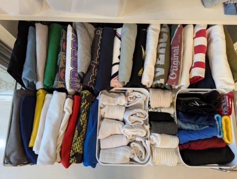 Michelle - 衣服直立放置可有效節省空間，個人小物可用籃子收納