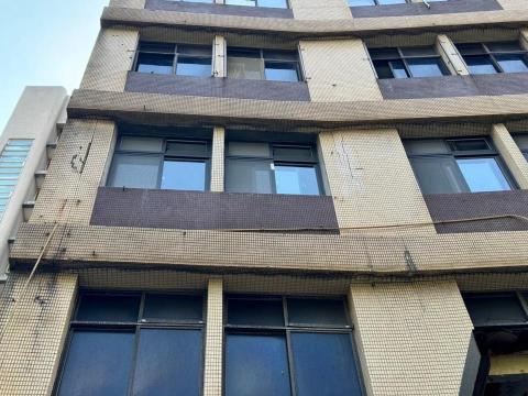 錩育有限公司 - 基隆-外牆磁磚修繕(施工前) 錩育有限公司 - 基隆-外牆磁磚修繕(施工前)