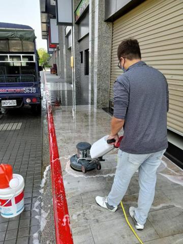 連天環保科技有限公司 - 社區地板石材油污清洗