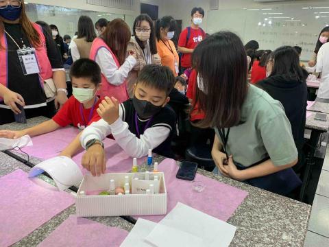 昀芝 - 政府數位學伴課程