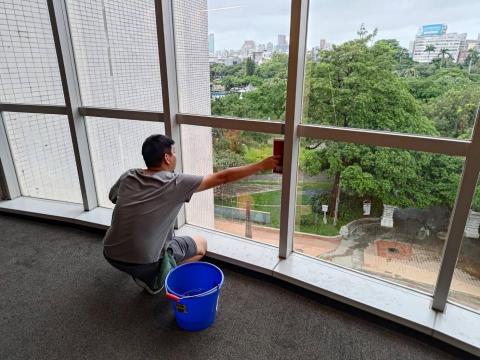 連天環保科技有限公司 - 玻璃清潔