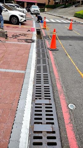 元順金屬企業股份有限公司 - 停車場統包工程-水溝蓋換新