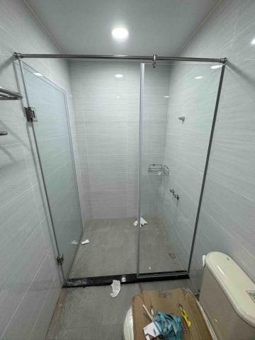 弘元裝潢有限公司 - 無框淋浴拉門