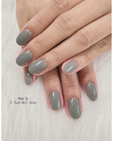 D.Rush Nail Salon - ❤️ 基本施作項目：
單色 $880 (包含基本前置保養)❤️
➻ 跳一色 (最多3色) $50
➻ 設計款式 (來圖報價) $1300起
➻ 他家卸甲續作 需要另收 $300