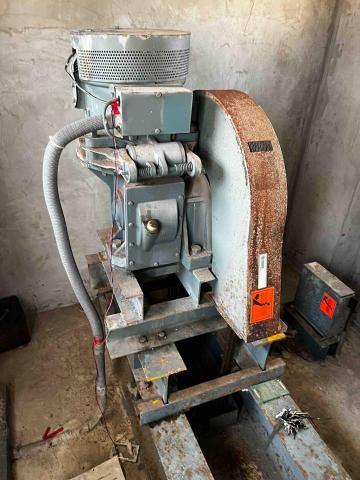 菱友電梯機電有限公司 - 主機汰舊換新施工前 菱友電梯機電有限公司 - 主機汰舊換新施工前