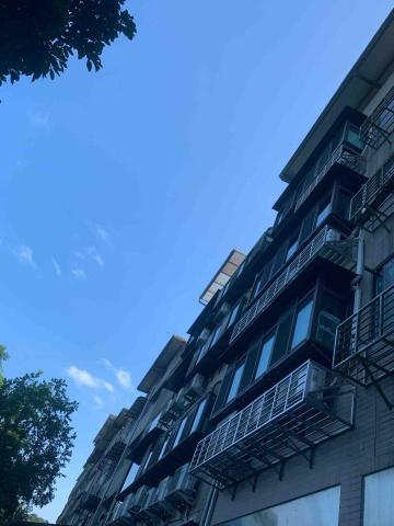 成嘉鐵工 - 冷氣鐵籠