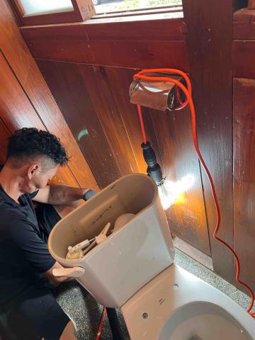 高信明 - 馬桶移位安裝