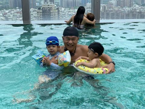 水上安全救生游泳移動教練 施紹雄 麥克叔叔 - 學生 水上安全救生游泳移動教練 施紹雄 麥克叔叔 - 學生