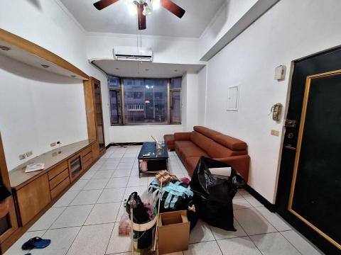 光薪工作室 - 客廳修改後壁紙加改色