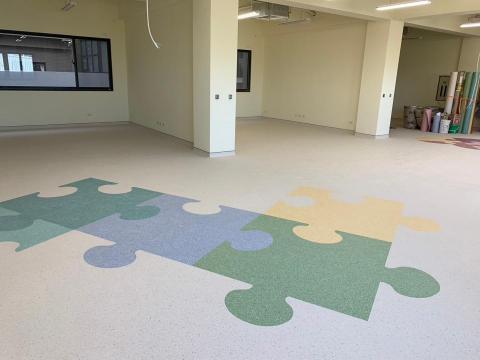 丞安有限公司 - 整件式耐酸鹼無縫地板