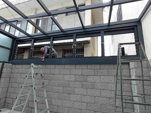 胡勝富 - 採光罩及百葉窗施作