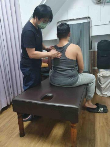 Daka整復 - 替患者進行調理