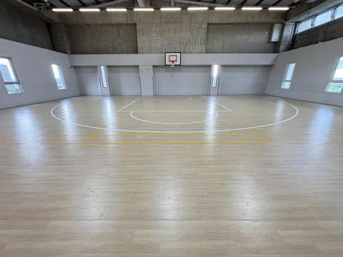 丞安有限公司 - 運動塑膠無縫地板