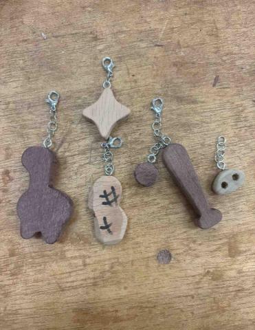 提供黏土吊飾服務的專家木工小玩意