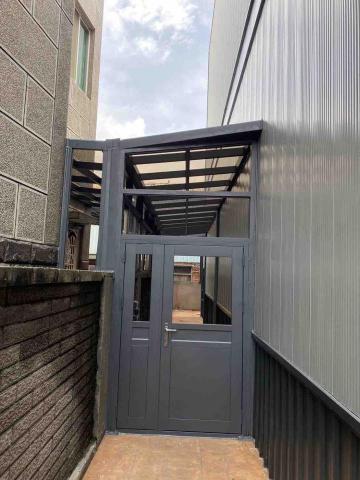 胡勝富 - 採光罩及側門白鐵烤漆施作