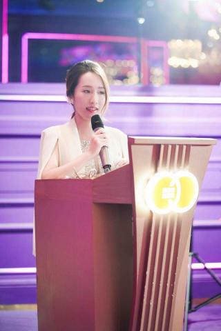 Verna唯娜-婚禮/活動/雙語主持 - 