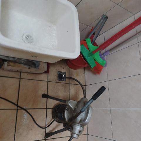 日日通環保衛生清潔社 - 托布盆堵塞