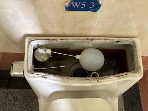 林承翰 - 單體式水箱馬桶進水浮球故障更換