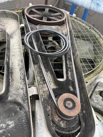 林承翰 - 辦公大樓冷卻水塔皮帶更換