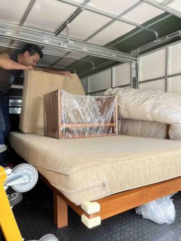 紀宏（粉哥） - 詩肯沙發床