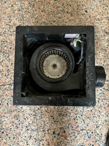 林承翰 - 廁所排風扇異味清潔