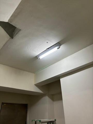 林承翰 - 大樓樓梯間傳統燈具更換LED燈具