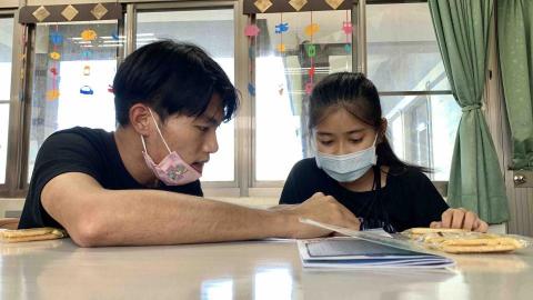 陳湛壬 - 輔導英文基礎較不好的升國中學生英文