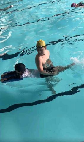 鮪魚游泳學校 - 