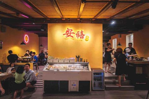 Shelby 廣告印刷 - 室內牆Logo：背暈光立體字