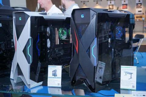 劉偉恩（惟馨資訊） - 德國比賽得獎主機，店內目前剛好一台