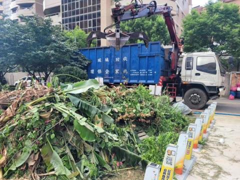 于森園藝企業社 （林先生） - 里民公園整理 清運中