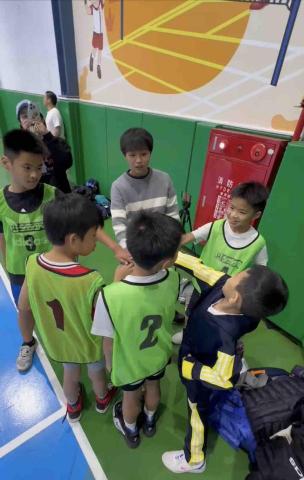 吳珮玲 - 帶小朋友打比賽