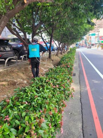 于森園藝企業社 （林先生） - 農藥噴灑 施工中