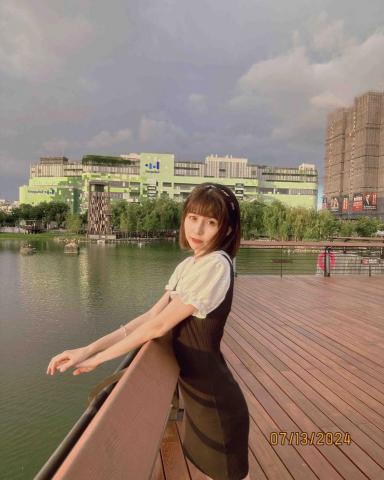 提供賺錢ptt服務的專家黃蘭茜