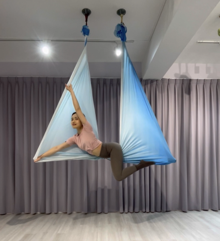 李庭昀｜空中瑜珈、低空伸展教學 - 