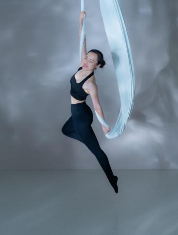 李庭昀｜空中瑜珈、低空伸展教學 - 