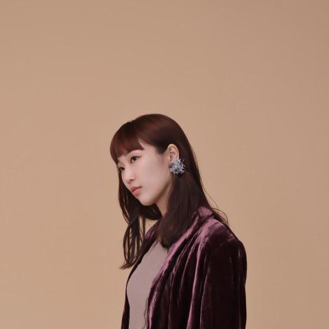 提供產品照服務的專家Cece