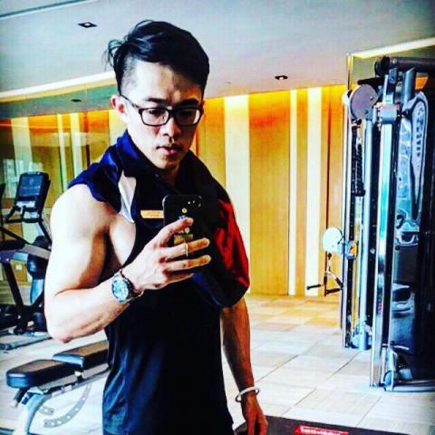 提供皮拉提斯床服務的專家卡特