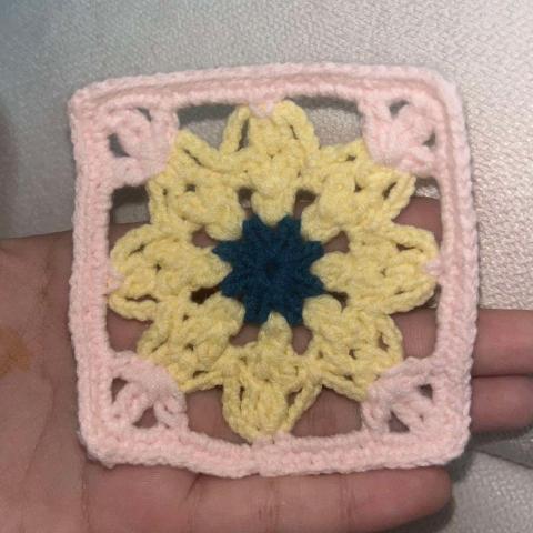 敏尼 - 毛線織片
