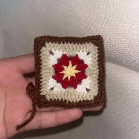 敏尼 - 毛線織片
