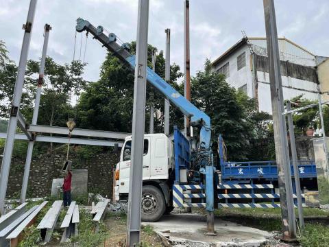 宏峻起重工程行 - 鋼骨吊掛安裝
