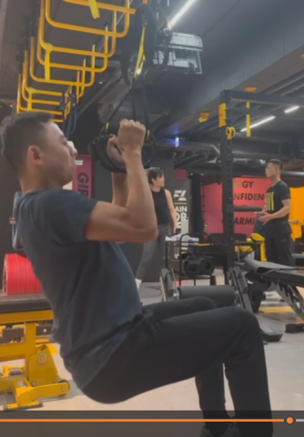 Kidder - 學生TRX垂直拉