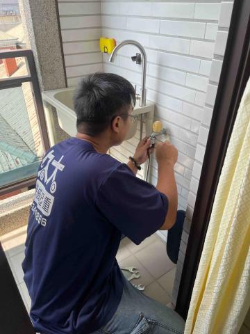 睏咩霸回頭車   久大物流托運  搬家 - 幫客戶安裝