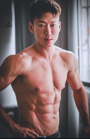 world gym 左營店教練John - 體態調整