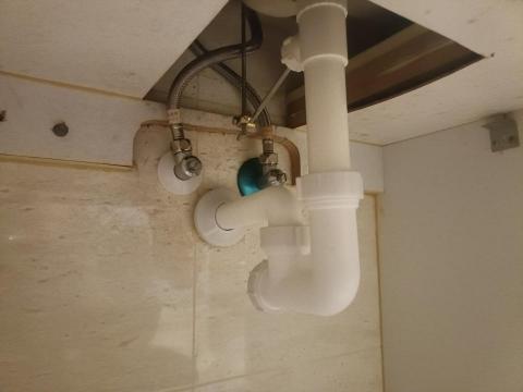 大立工程 - 洗臉盆下方p管維修安裝