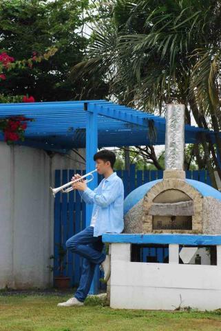 宋亞樵 - 吹小號