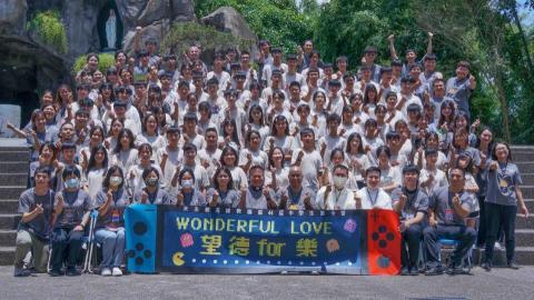 林志璿 - 暑假時帶營隊的照片