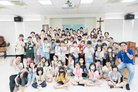 林志璿 - 暑期兒童夏令營合照