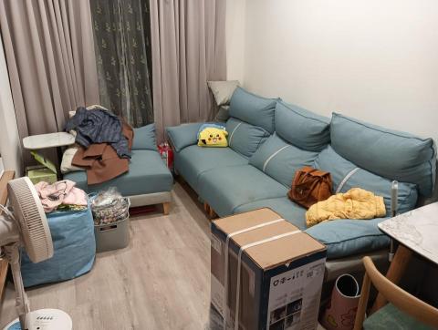 劉秀萍 - 終於找回原來客廳的樣子了,剛開始真的分辨不出來,哪裡是臥房?哪裡是客廳?現在終於撥雲見日,客人真的超開心的!!!
