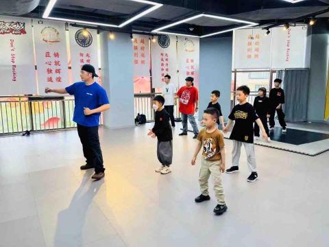Boogie街舞日文小教室 - 在中國安徽街舞教師擔任街舞老師